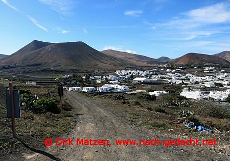 Lanzarote, Blick über Uga kurz nach dem Start der Wanderung
