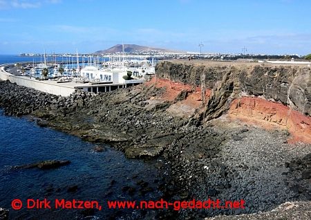 Lanzarote, felsige Kste in Playa Blanca