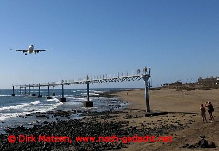 Lanzarote, Flugzeug landet
