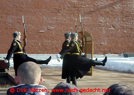 Stechschritt bei Soldaten