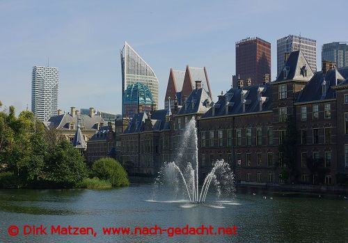 Den Haag, Binnenhof vor den Hochhäusern