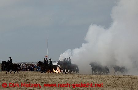 Scheveningen, Reiter durch dichten Qualm