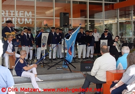 Rotterdam, Shanty-Chor am Maritiem Museum