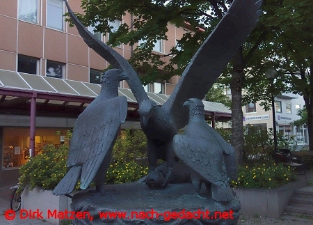 Bodø, Seeadler-Denkmal in Fussgängerzone