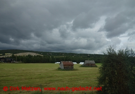 Rrosbanen, finstere Wolken