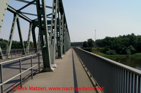 Auf der Oderbrücke bei Hohenwutzen