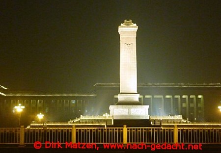 Peking, Platz des Himmlischen Friedens nachts
