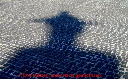 Warschau, Schatten der Garnisonskirche