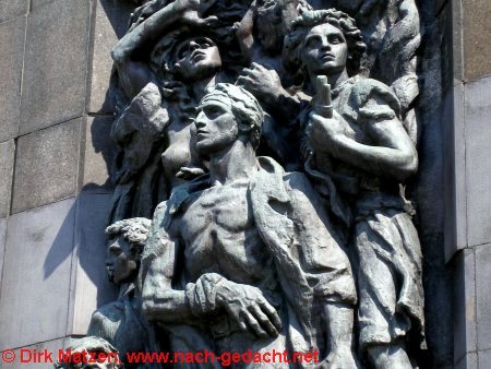 Warschau, Detail am Denkmal der Helden des Ghettos