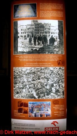 Warschau, Infotafel Altstadtzerstrungen im Zweiten Weltkrieg