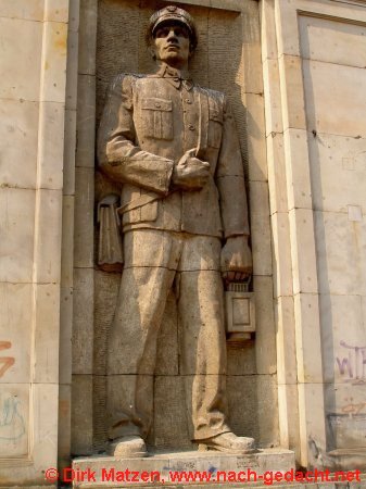 Warschau, Arbeiter-Statue
