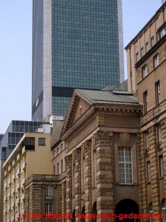 Warschau, Altbau vor Hochhaus