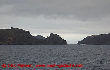 Porto Santo, vulkanische Felsformationen vor der Kste