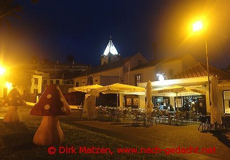 Porto Santo, Stadtzentrum Vila Baleira am Abend