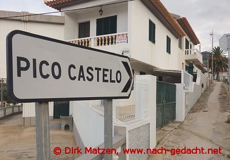 Porto Santo, Straßenschild zum Pico Castelo