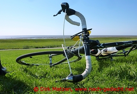 Rennrad an der Nordsee