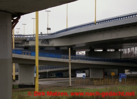 Szczecin / Stettin: Verkehrsknotenpunkt am Hafen