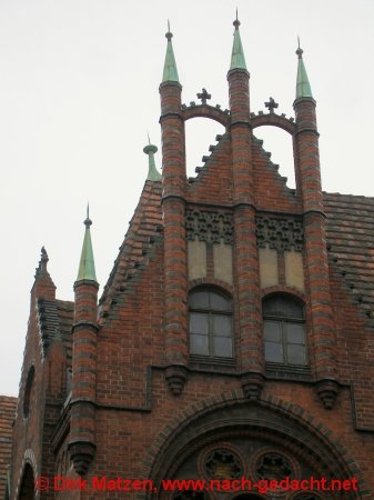 Szczecin / Stettin: Giebel an einer Schule