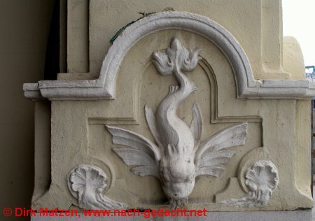 Valencia, Detail an einer der Lagerhalle