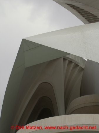 Valencia, Struktur an der Oper