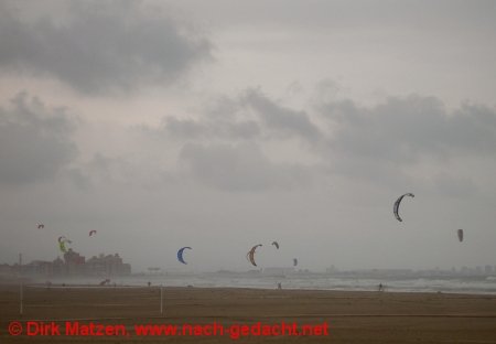 Valencia - Kitesurfer, Wellenreiter