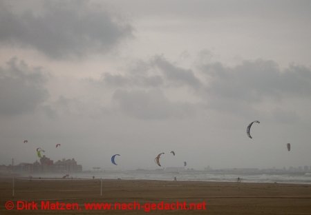 Valencia - Kitesurfer, Wellenreiter