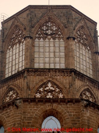 Valencia, einer der Türme an der Kathedrale