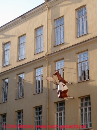 Vilnius, Fliegende Kuh im Zentrum für moderne Kunst