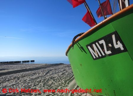 Fischkutter auf Strand